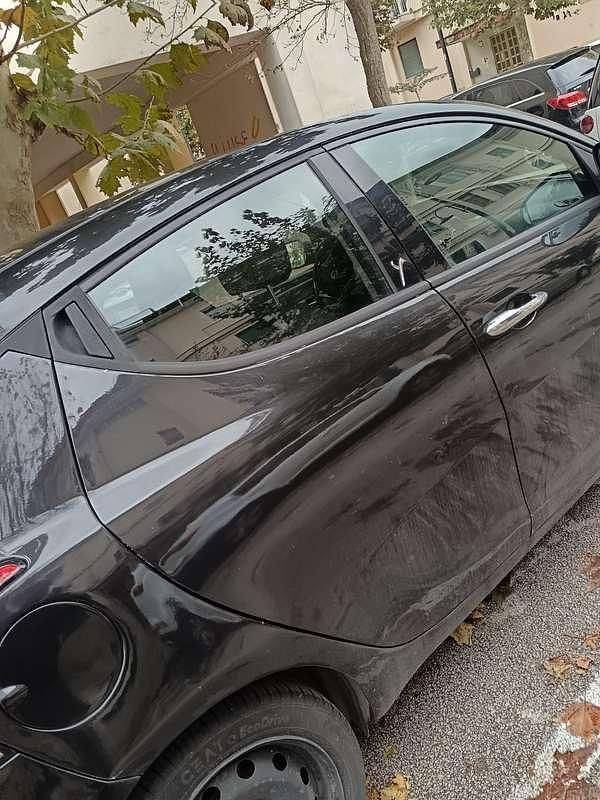 Usata Lancia Ypsilon 69 CV (50 kW) 2012 Utilitaria
