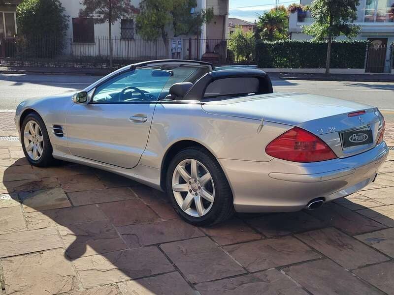 Usata Mercedes SL350 245 CV (180 kW) 2003 Argento Cabrio