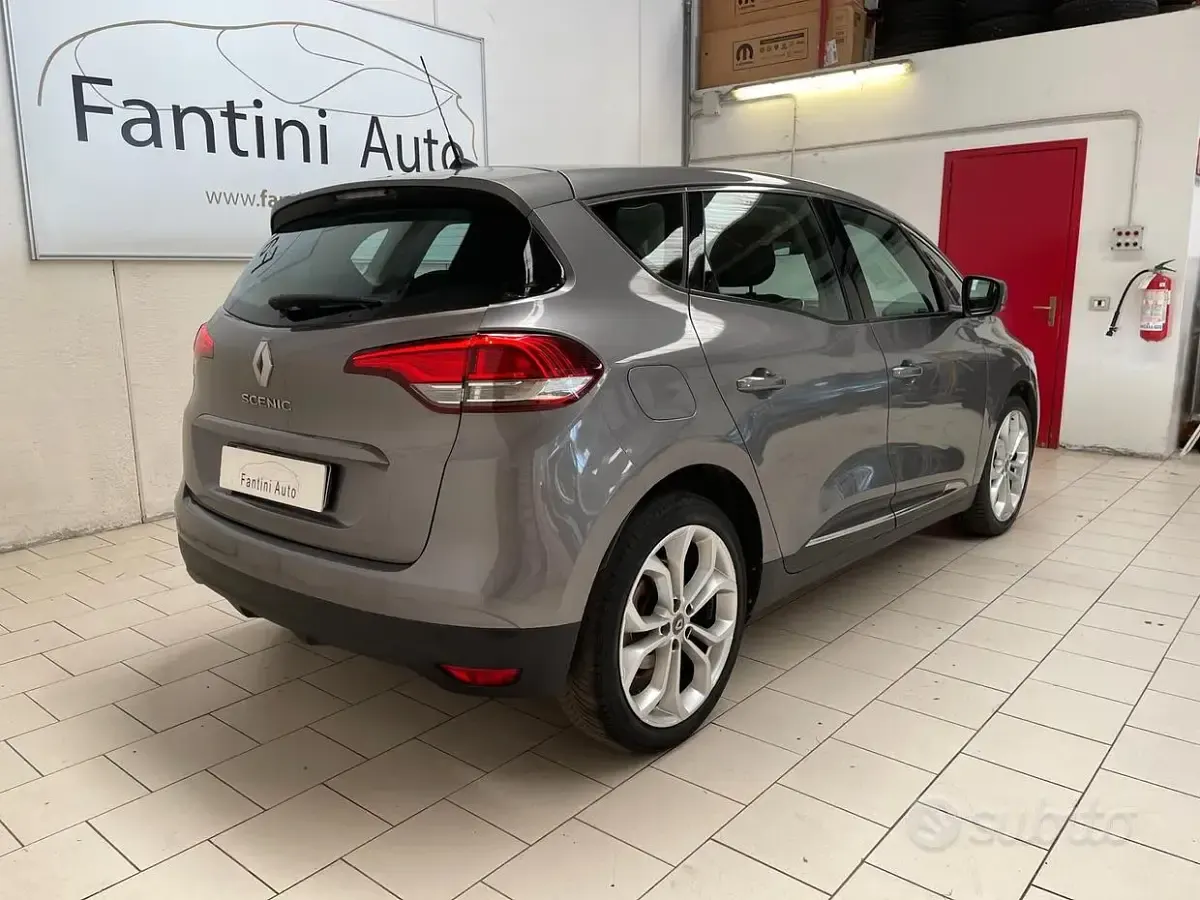 Usata Renault Scénic III Zen 110 CV (80 kW) 2016 Grigio Monovolume