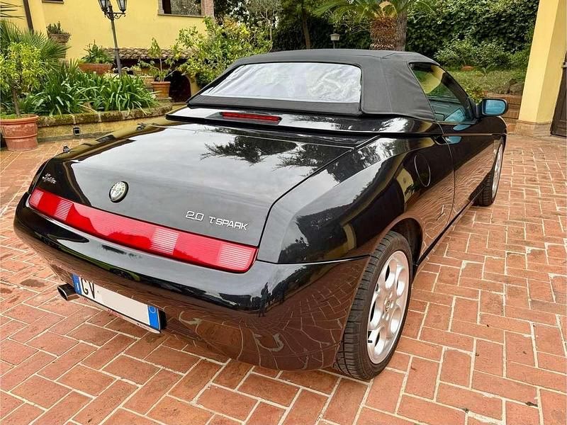 Second-hand Alfa Romeo Spider 150 CP (110 kW) 2003 Cabrio