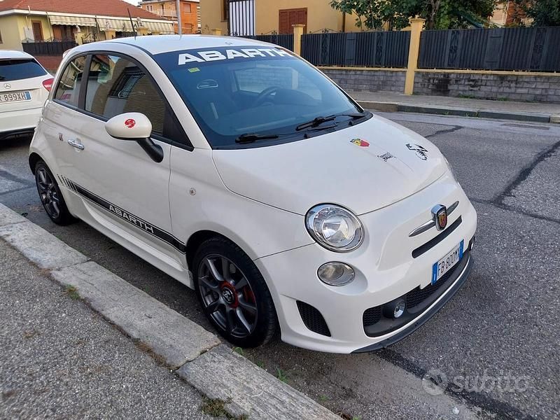 Usata Abarth 500 135 CV (99 kW) 2016 Bianco Utilitaria