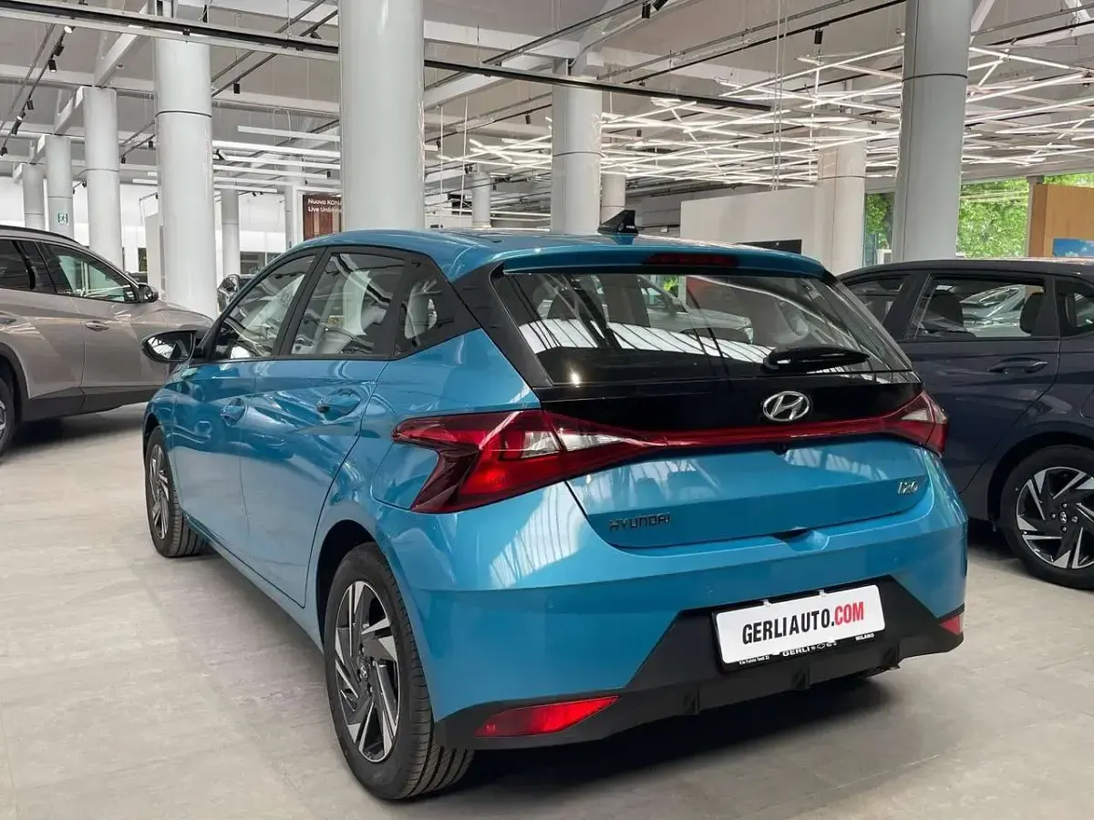 Begagnad Hyundai i20 101 HK (74 kW) 2022 Blå Halvkombi