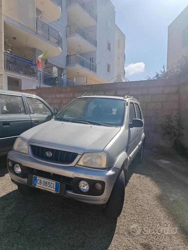 Grigio Usata 2002 Daihatsu Terios SUV | 2750 € (Buon prezzo) - Immagine 1/4