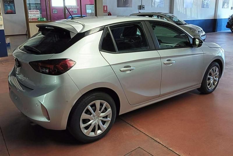 Usata Opel Corsa S 75 CV (55 kW) 2024 Grigio chiaro metallizzato Berlina