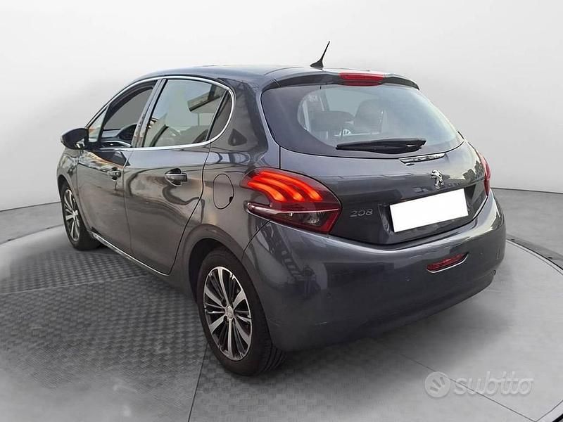 Usata Peugeot 208 Allure 100 CV (73 kW) 2017 Grigio Utilitaria