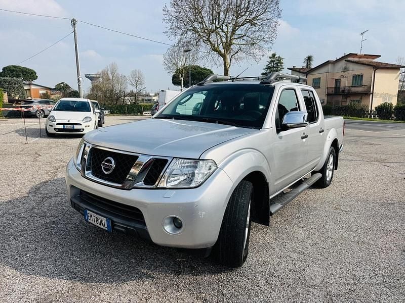 Usata Nissan Navara XE 190 CV (139 kW) 2012 Grigio Pick-up