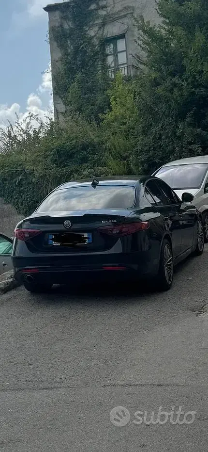 Usata Alfa Romeo Giulia 150 CV (110 kW) 2017 Nero Berlina