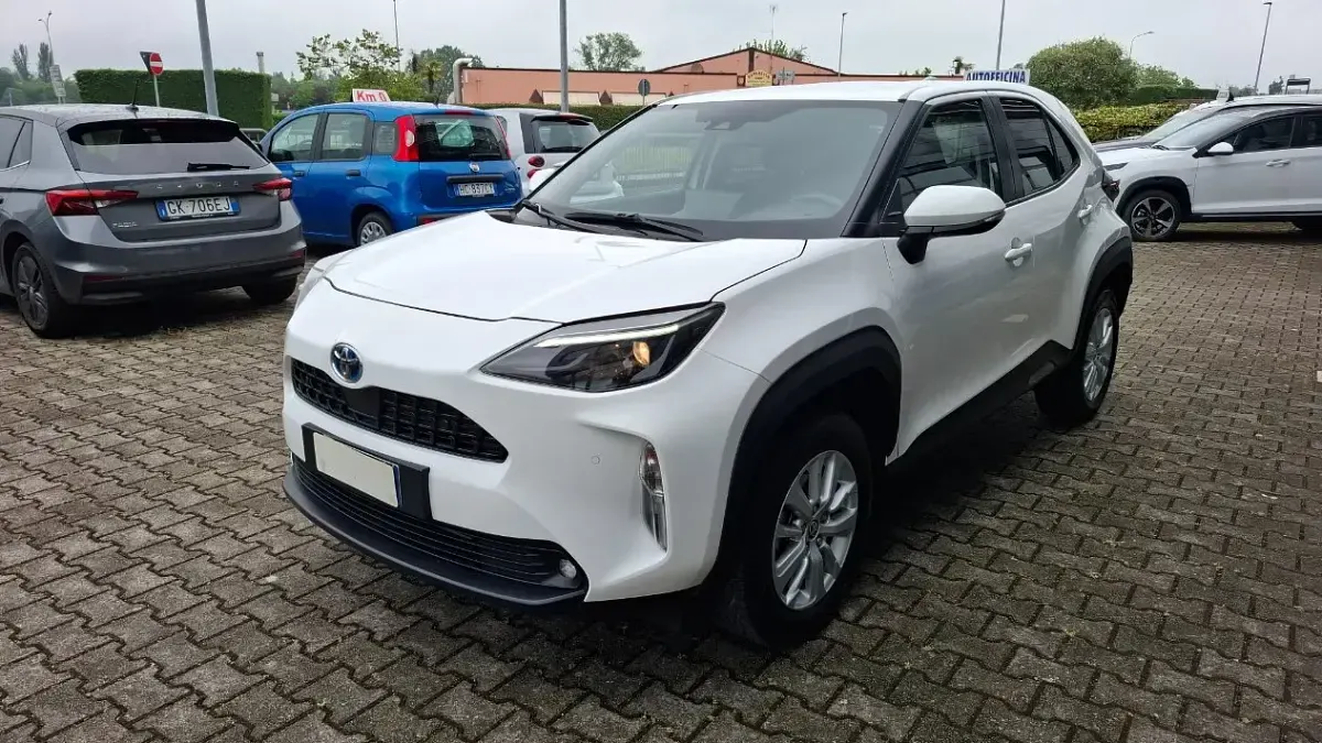 Usata Toyota Yaris Hybrid 116 CV (85 kW) 2023 Bianco