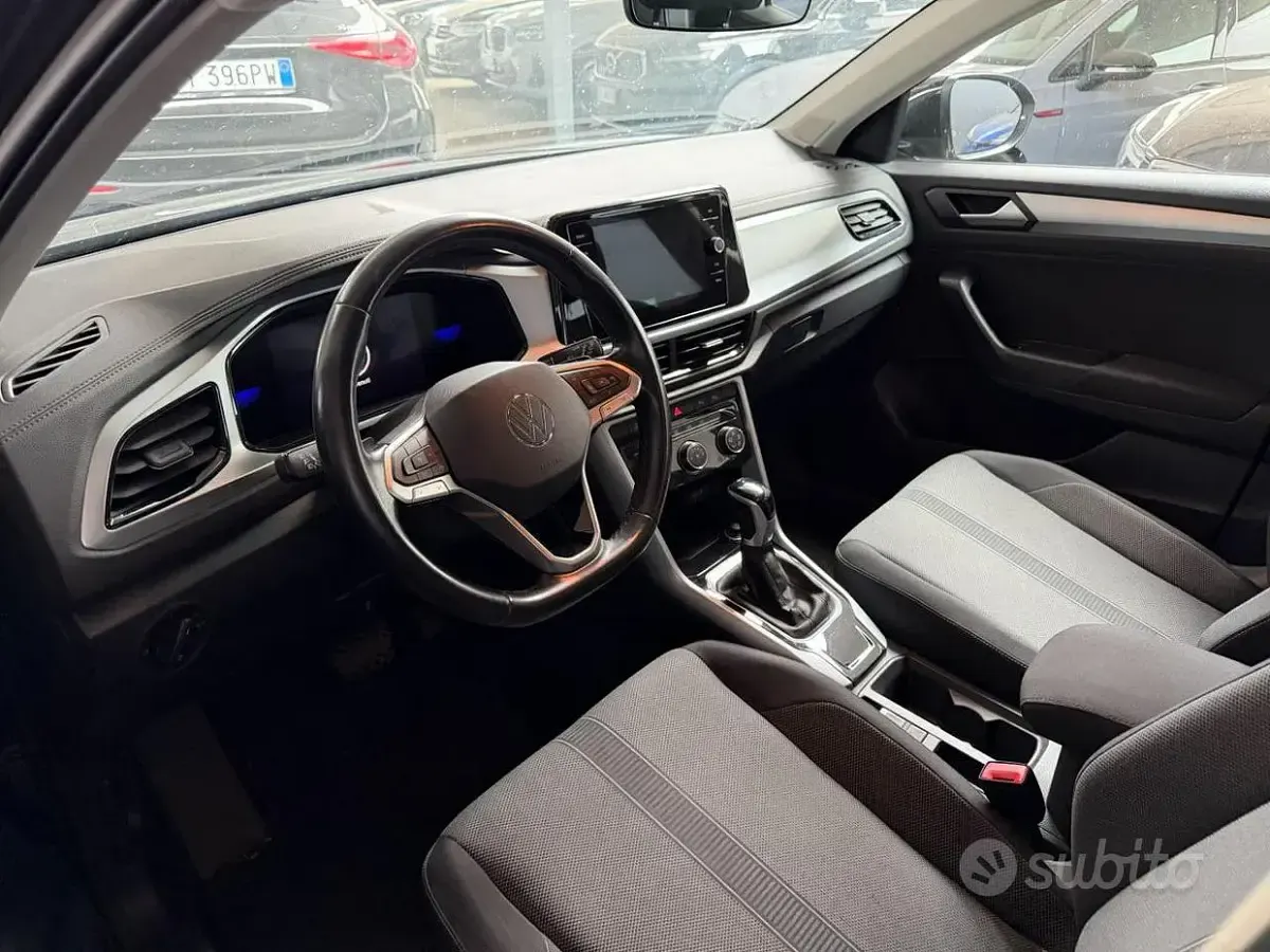 Usata VW T-Roc Life 150 CV (110 kW) 2023 Grigio SUV