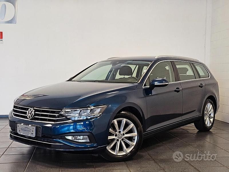 Blu Usata 2020 VW Passat Tre volumi | 17.900 € (Buon prezzo) - Immagine 1/4