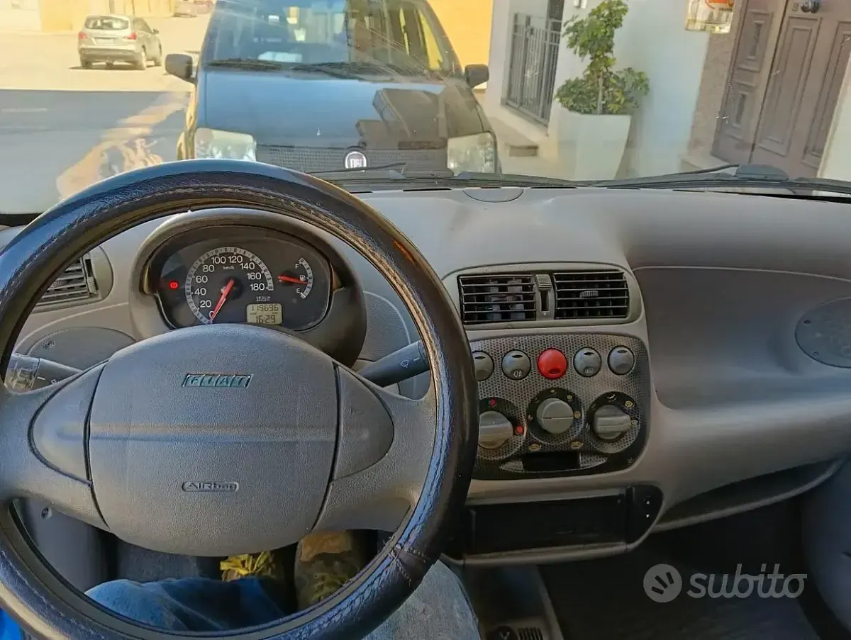 Usata Fiat 600 54 CV (39 kW) 2005 Blu Utilitaria