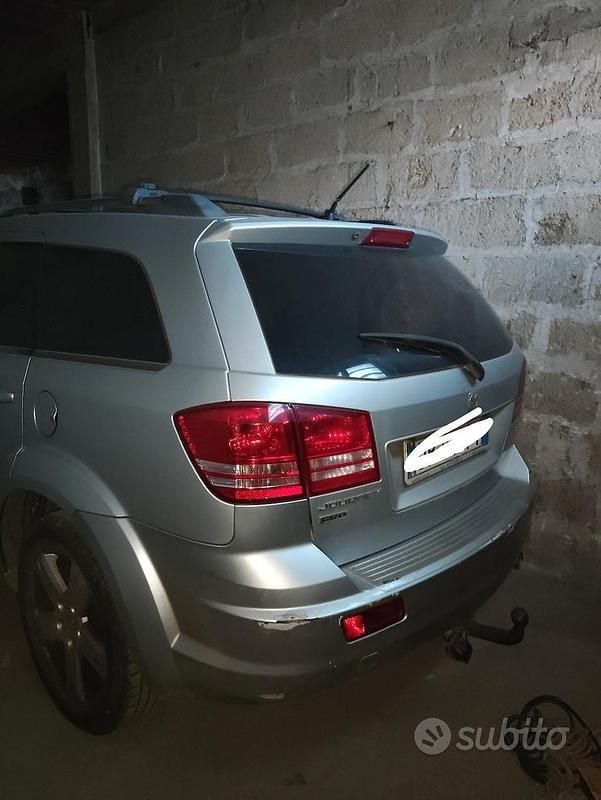 Usata Dodge Journey 140 CV (102 kW) 2008 Grigio SUV
