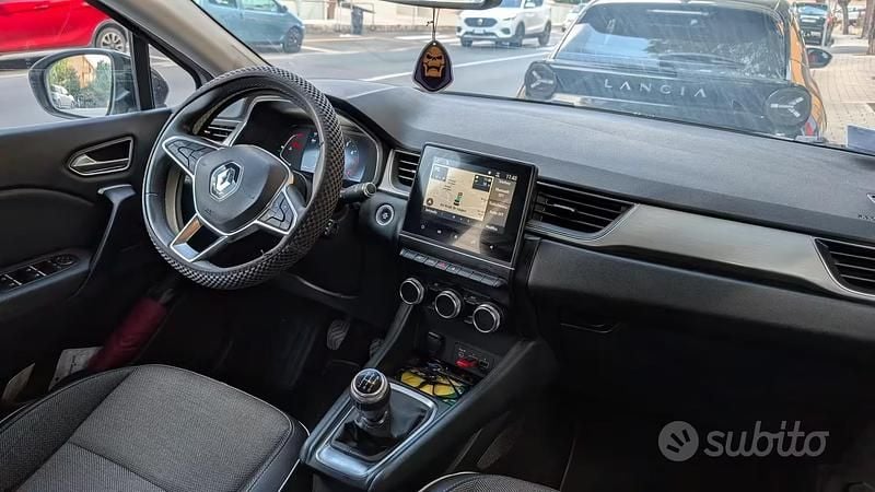 Usata Renault Captur 101 CV (74 kW) 2020 Grigio SUV