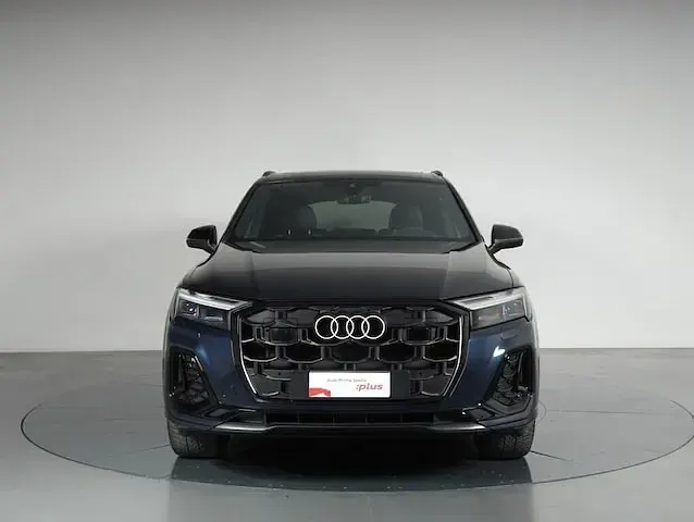 Usata Audi Q7 S-Line 286 CV (210 kW) 2024 Grigio waitomo metallizzato SUV