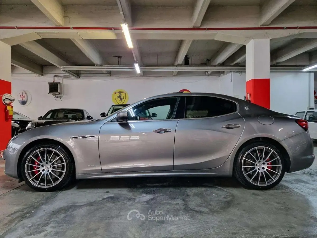 Usata Maserati Ghibli GranLusso 349 CV (256 kW) 2022 Grigio Berlina