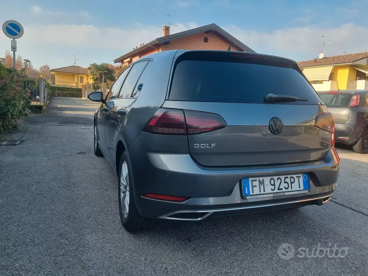 Usata VW Golf VII Highline 110 CV (80 kW) 2018 Grigio Berlina
