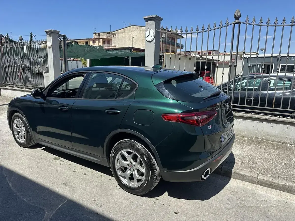 Usata Alfa Romeo Stelvio 190 CV (139 kW) 2021 Verde SUV