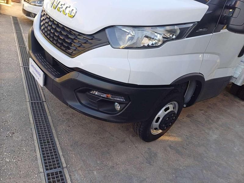 Usata Iveco Daily 140 CV (102 kW) 2022 Bianco Furgone