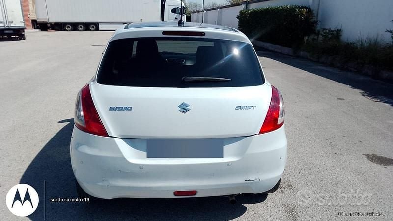 Usata Suzuki Swift 94 CV (69 kW) 2011 Bianco Utilitaria