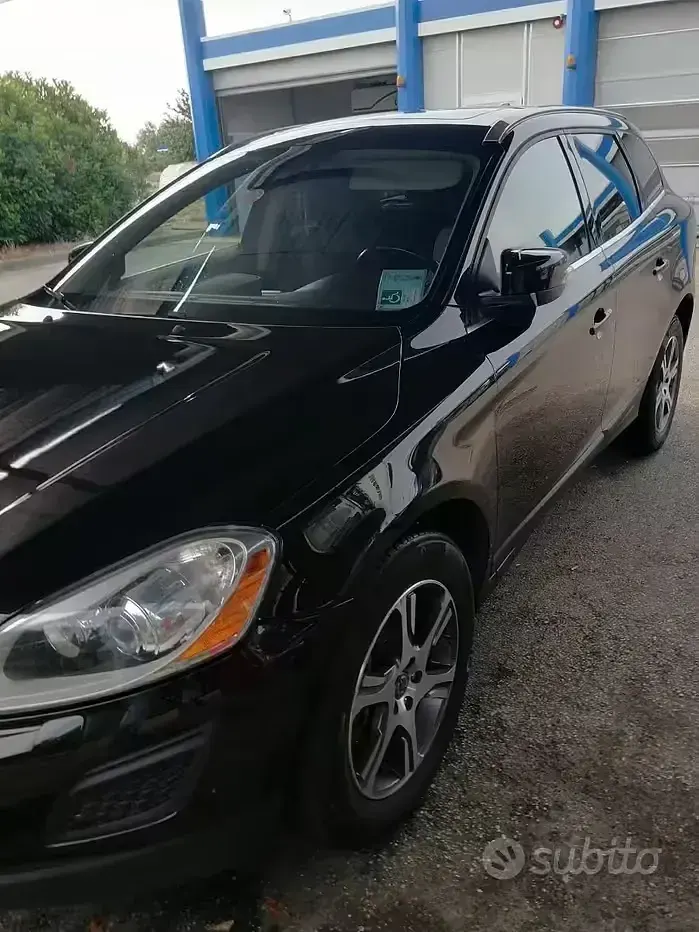 Usata Volvo XC60 215 CV (158 kW) 2011 Nero SUV