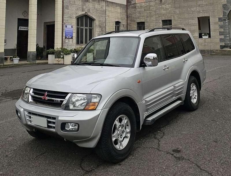 Usata Mitsubishi Pajero 160 CV (117 kW) 2001 Argento SUV