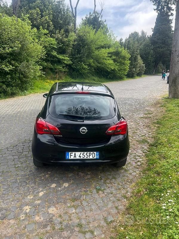 Usata Opel Corsa 90 CV (66 kW) 2015 Nero Utilitaria