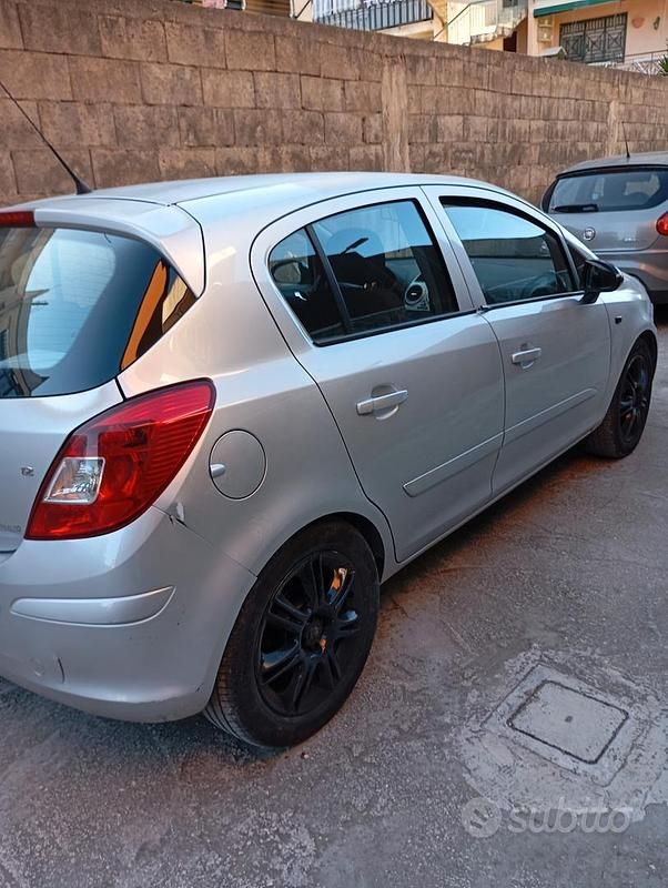 Usata Opel Corsa 54 CV (39 kW) 2008 Grigio Utilitaria