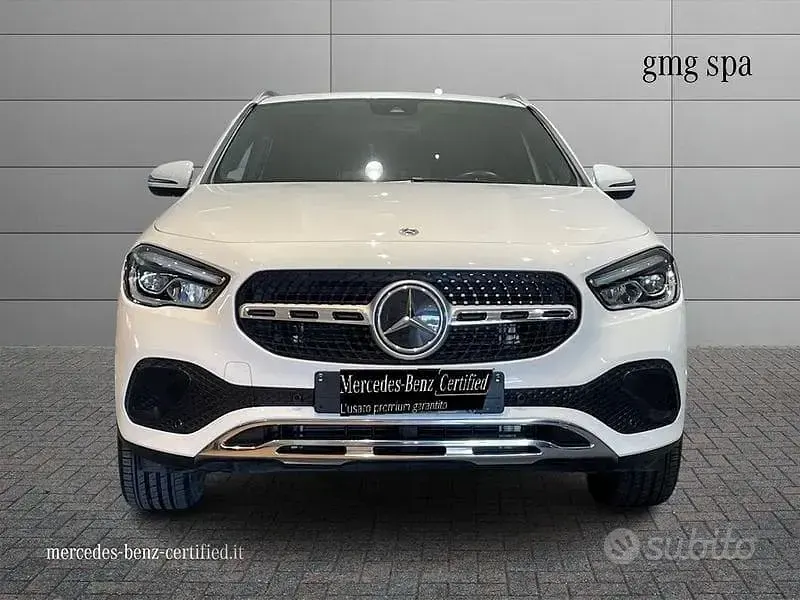 Usata Mercedes GLA180 116 CV (85 kW) 2022 Bianco SUV