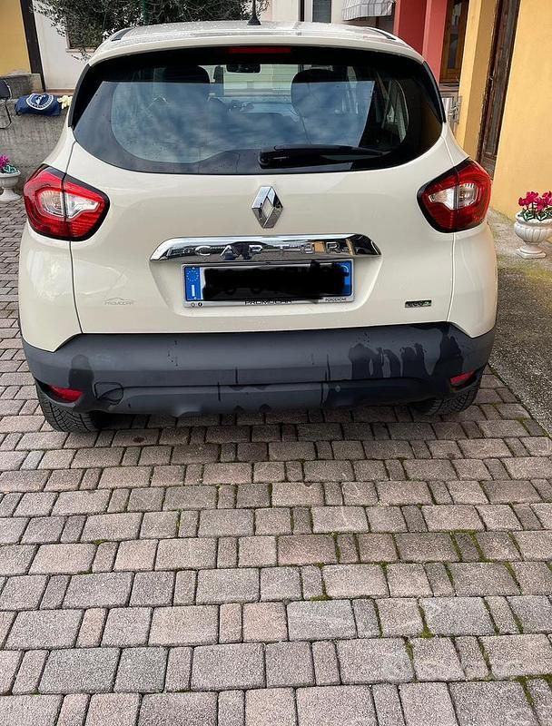 Usata Renault Captur Zen 90 CV (66 kW) 2016 Bianco SUV