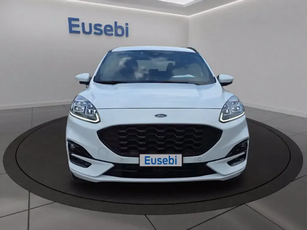 Usata Ford Kuga ST-Line X 225 CV (165 kW) 2023 Frozen white SUV