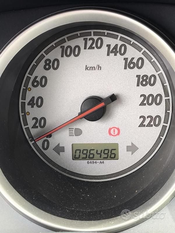 Usata Honda Jazz 83 CV (61 kW) 2004 Grigio Utilitaria