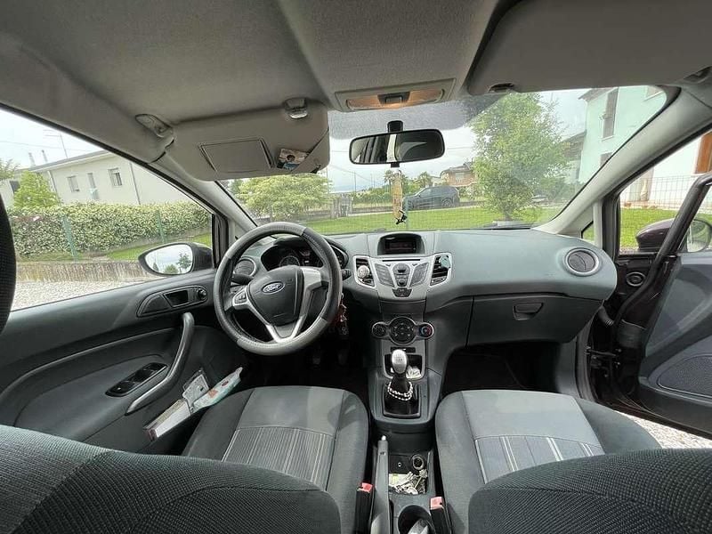 Usado Ford Fiesta 68 HP (50 kW) 2009 Sedan