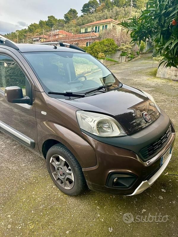 Usata Fiat Qubo Trekking 95 CV (69 kW) 2017 Marrone Monovolume
