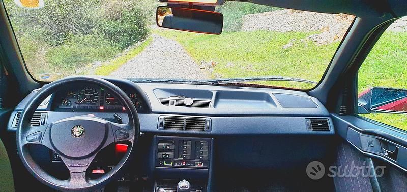Usata Alfa Romeo 155 150 CV (110 kW) 1997 Rosso Berlina