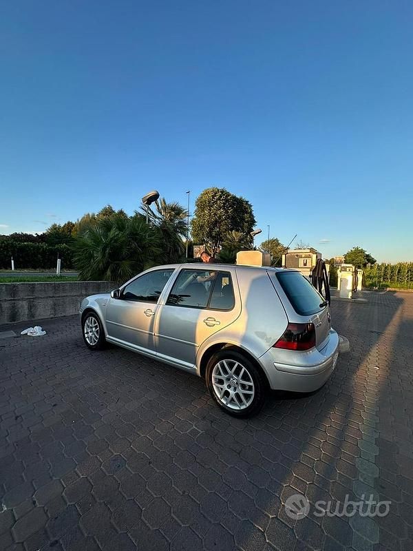 Usata VW Golf IV 115 CV (84 kW) 2001 Grigio Berlina