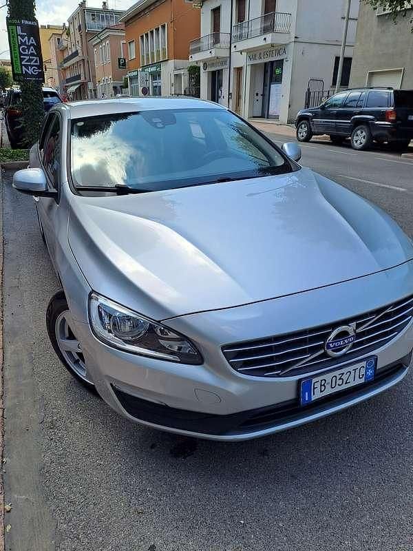 Usata 2015 Volvo V60 Station wagon | 10.000 € (Buon prezzo) - Immagine 1/4
