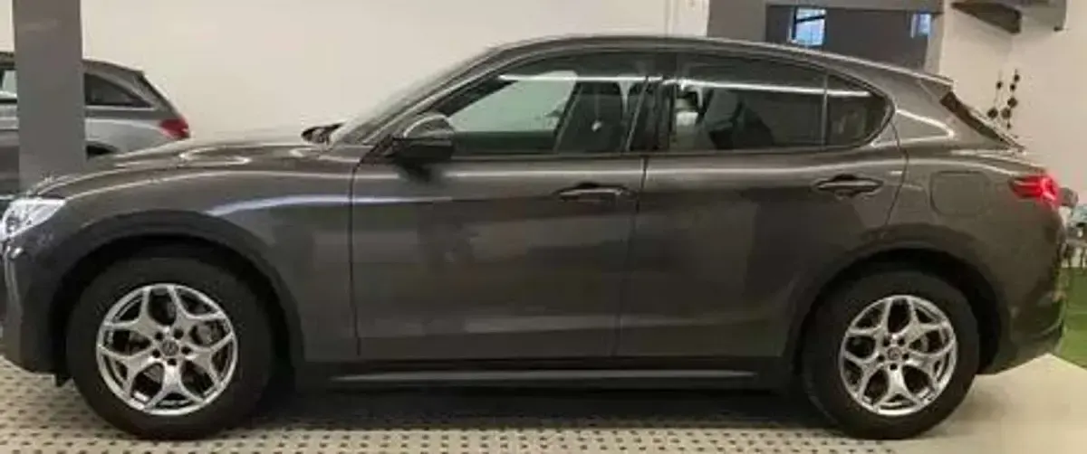 Usata Alfa Romeo Stelvio Business 190 CV (139 kW) 2021 Grigio SUV