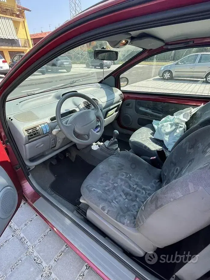 Usata Renault Twingo 58 CV (42 kW) 2005 Utilitaria