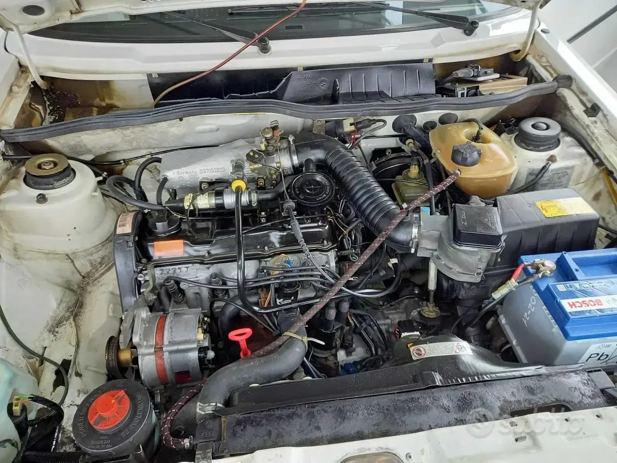 Usata VW Golf Cabriolet 98 CV (72 kW) 1993 Bianco Cabrio