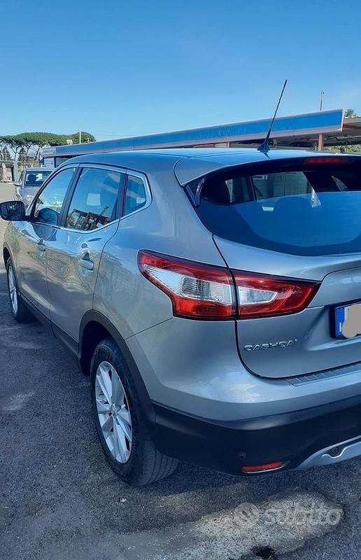 Usado Nissan Qashqai Acenta 110 CV (80 kW) 2015 Gris SUV
