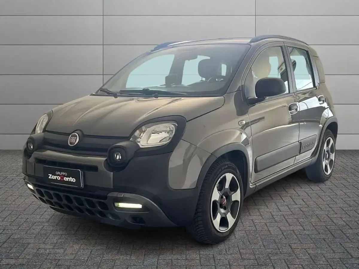 Usata Fiat Panda Cross Cross 70 CV (51 kW) 2021 Grigio scuro Utilitaria