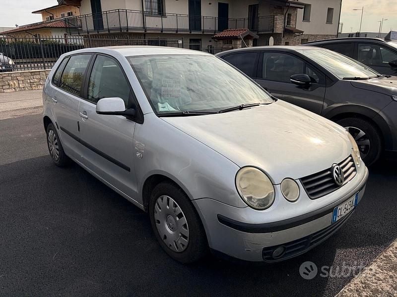 Grigio Usata 2003 VW Polo Tre volumi | 1000 € (Ottimo prezzo) - Immagine 1/4