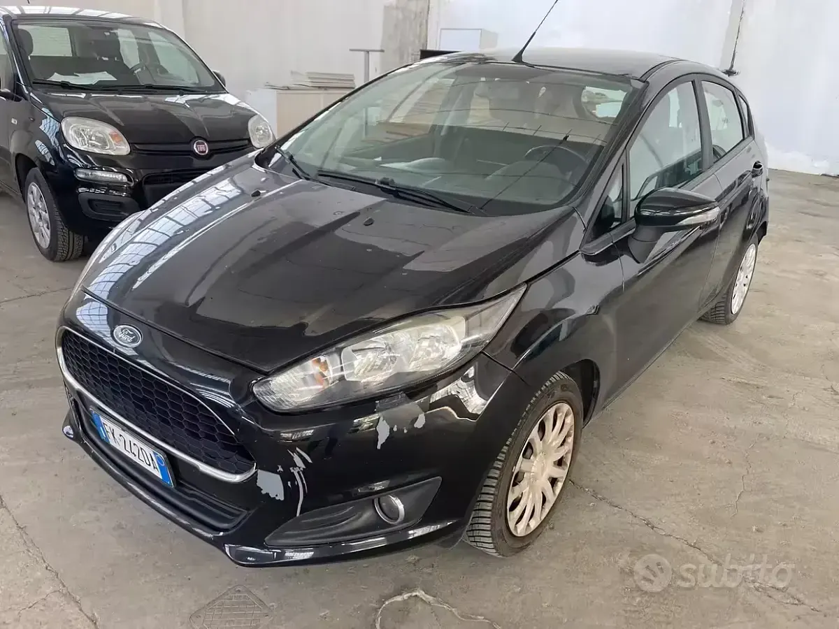 Usata Ford Fiesta Titanium 60 CV (44 kW) 2017 Bluazzurro Utilitaria