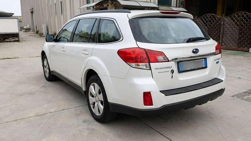 Usata Subaru Outback Trend 150 CV (110 kW) 2011 Station wagon
