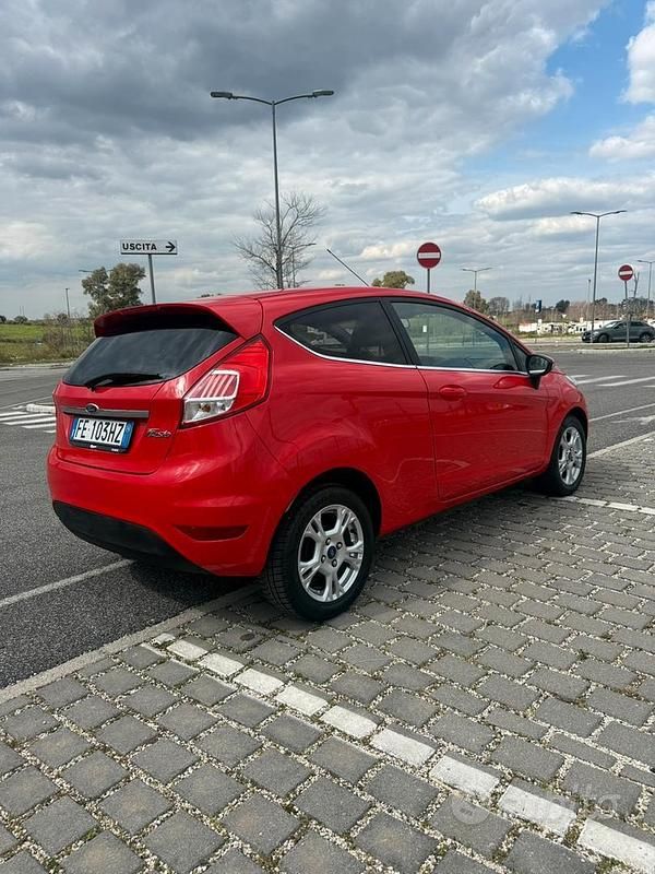 Usata Ford Fiesta Titanium 95 CV (69 kW) 2016 Berlina