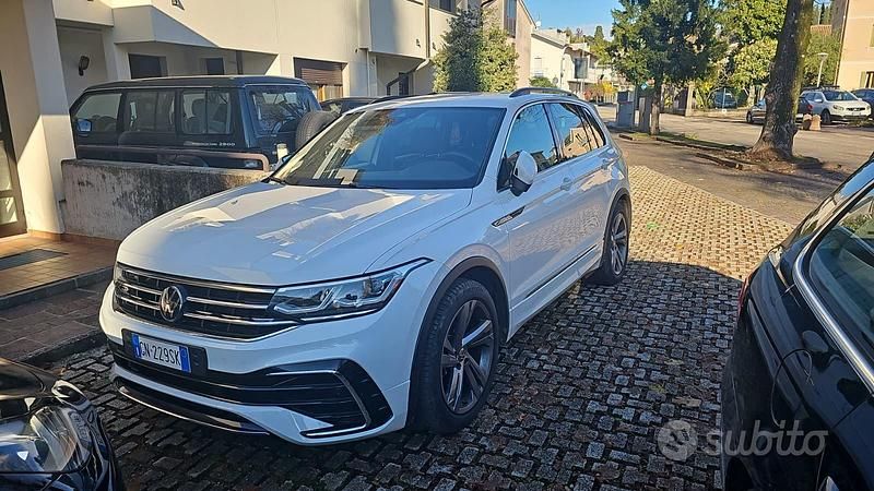 Usata VW Tiguan R-line 150 CV (110 kW) 2023 Bianco SUV