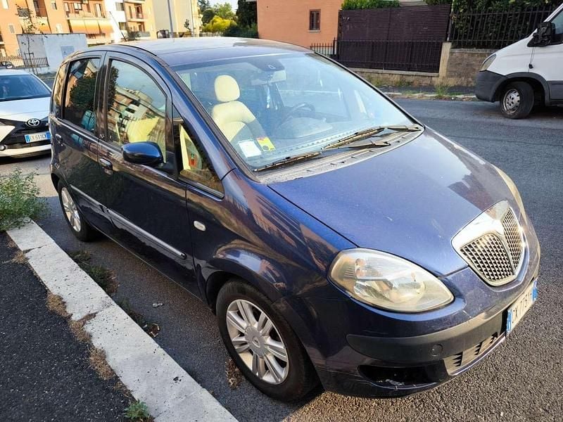 Usata Lancia Musa 101 CV (74 kW) 2005 Blu Monovolume
