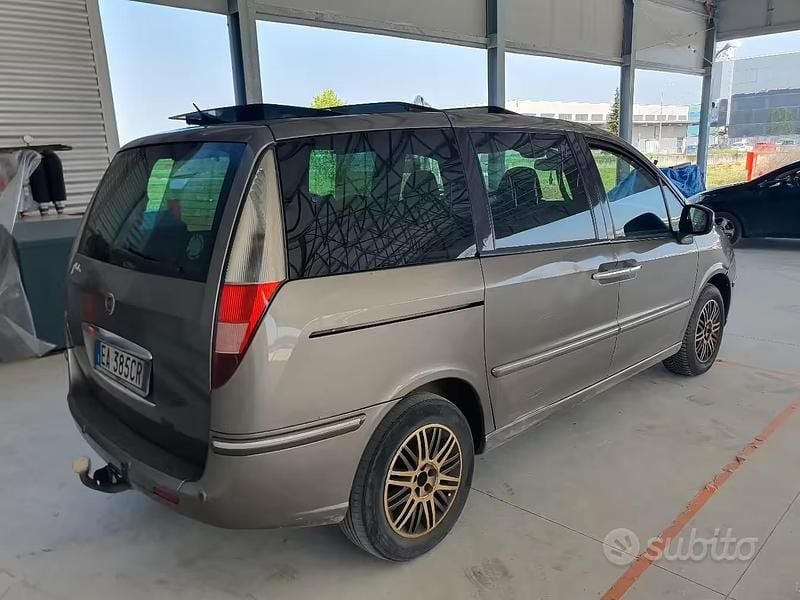 Usata Lancia Phedra Platinum 136 CV (100 kW) 2009 Bronzo Monovolume