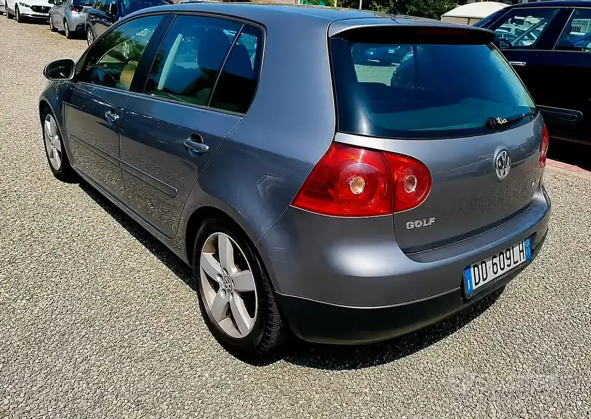 Usata VW Golf V 115 CV (84 kW) 2007 Grigio Berlina