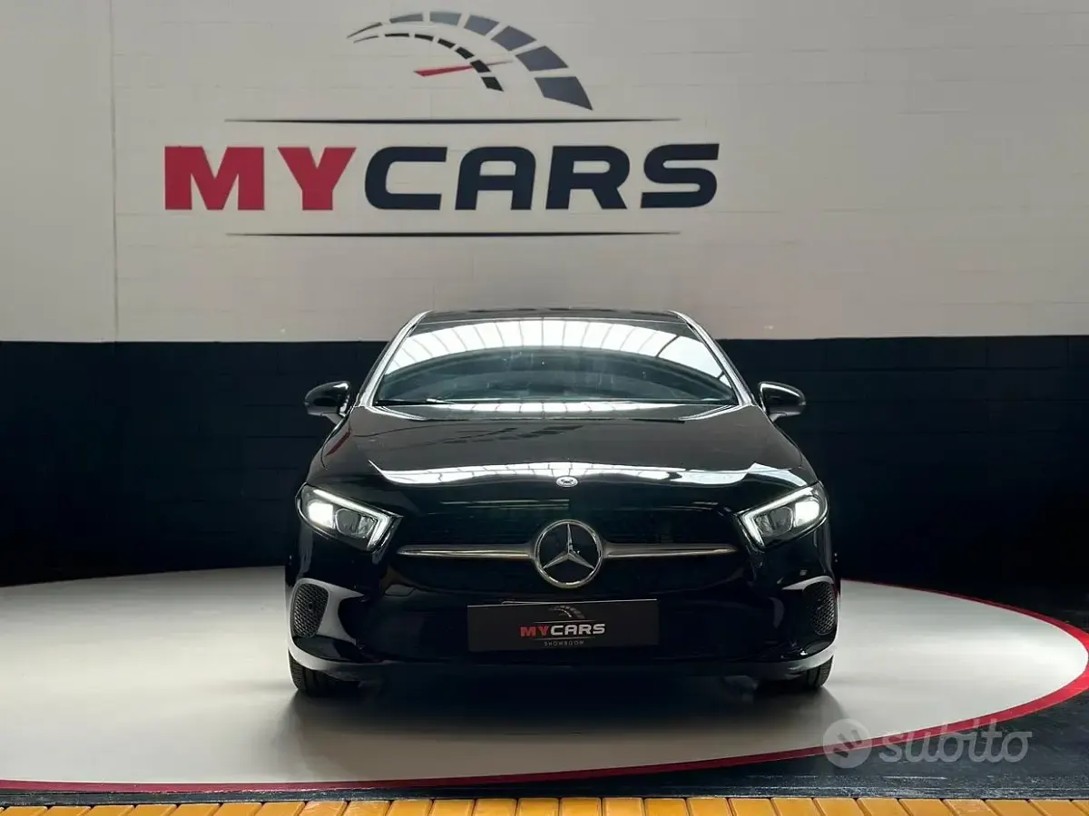 Usata Mercedes A180 Premium 136 CV (100 kW) 2020 Nero Berlina